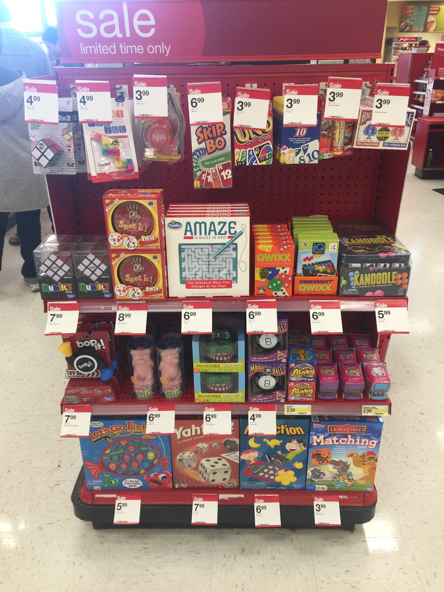 dessiiii15's tweet photo. Packing out the checklanes for Q4! #T1970 #Q4sales @AlishaLTGT @YamaFaith @SWorthy https://t.co/JtzUXirUoW