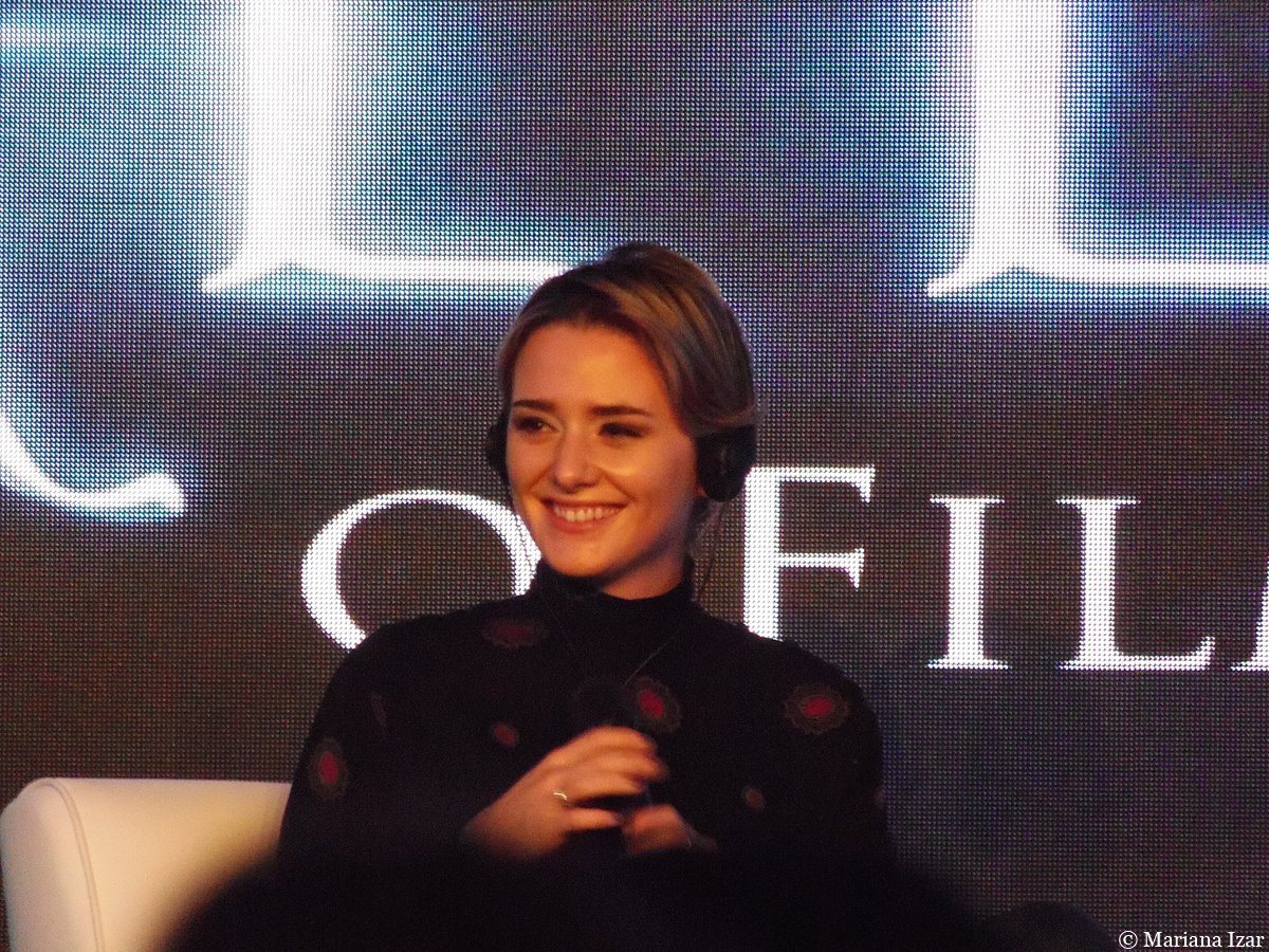 FallenaticsBRA's tweet photo. FALLENATICS: Vocês que conheceram a Addison e a Lauren, qual a sensação? Conta pra gente!!! #FallenCCXP #FallenNaCCXP
Fotos: @younqwarlock https://t.co/YUVk0QpW6C