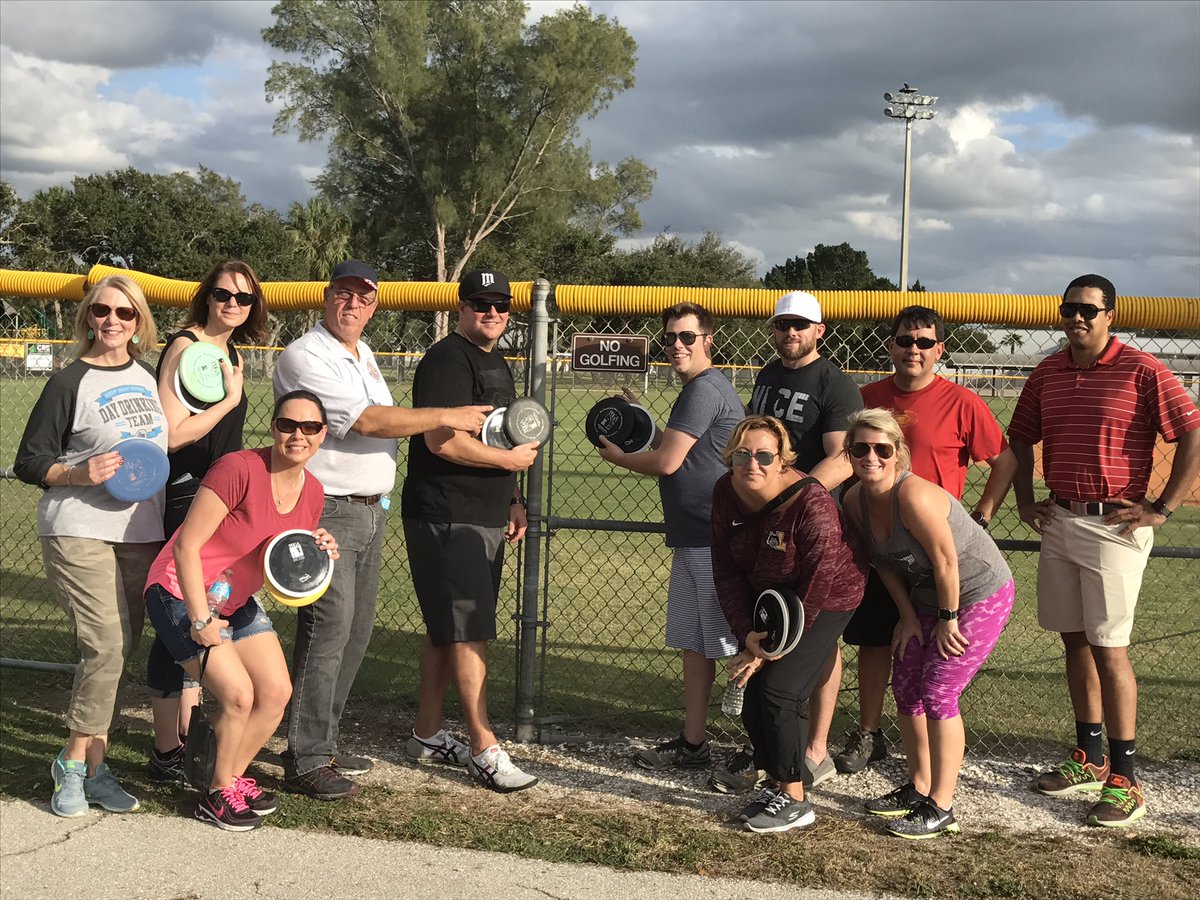 cobbsports's tweet photo. No better way to kick of #USSC2016 in @FtMyersSanibel than an @PDGA outing with personal instruction from the executive director. Thanks! https://t.co/4G72yFAMjz