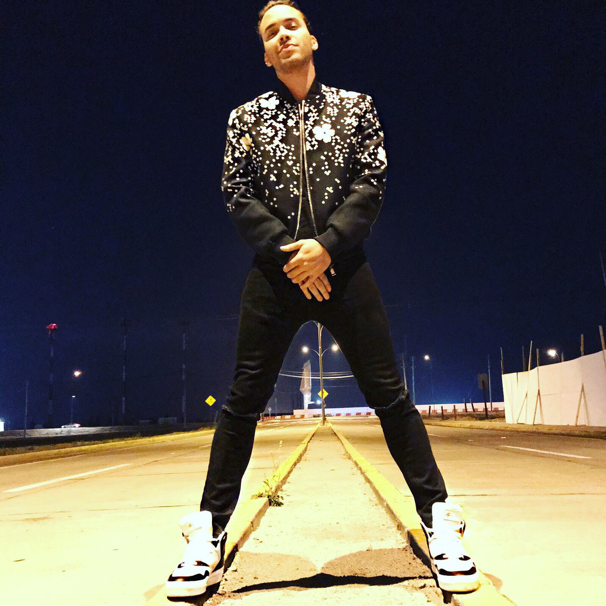 PrinceRoyce's tweet photo. ⚫️⚪️⚫️⚪️ https://t.co/wVR4S3xHWL