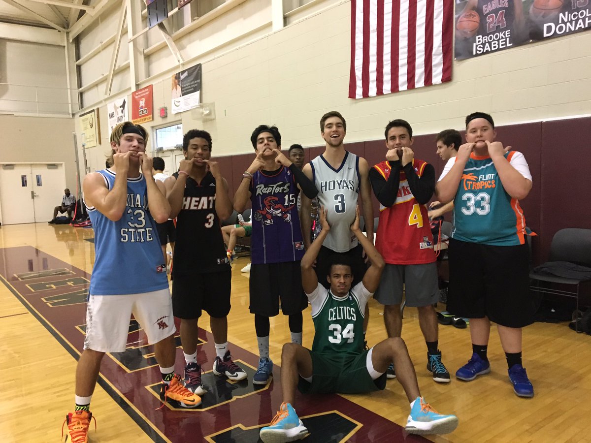 2017JCB's tweet photo. 52-30 JCB RAINS BUTTER ON THE MEATBALL CLUB 💦💦💦 https://t.co/j9LtSq2WMr