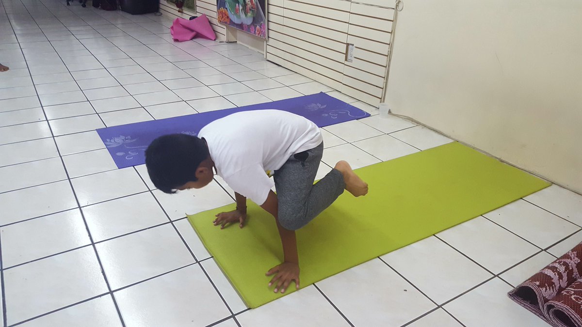 UshaSris's tweet photo. IntenseFocus+ListeningSkills+HardWork+Perseverance+Sustainment=#PhenomenalLittleYogi - #MyYogaClass https://t.co/bbOE3YtAtl