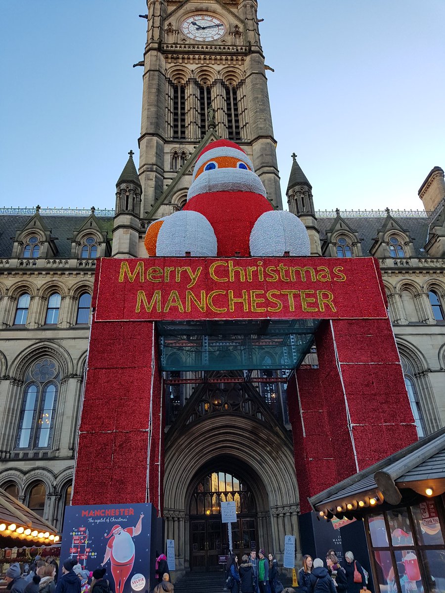 hellyjones76's tweet photo. Great day at #ManchesterChristmasMarkets #FabAtmosphere #yummyfood @pastryprojectuk pies were so good!Gone before I could take a photo 😳 https://t.co/QorMcwQEIH