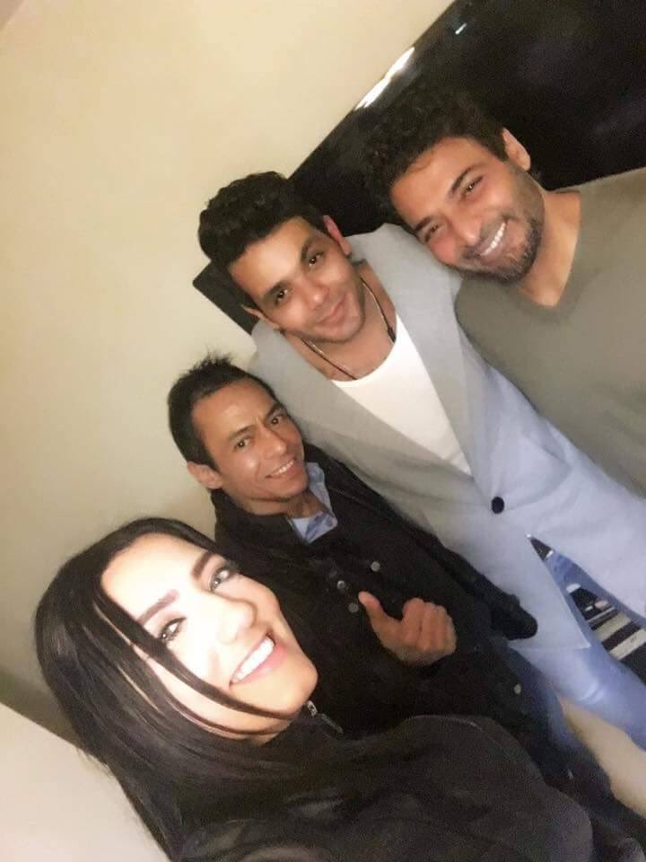 dinaadel87's tweet photo. #DinaAdel @Dina_AOfficial 😍
#تيم_المعلمين 😌😌
😍😍😍🙈 
#دينا_عادل_كدابه🎸
https://t.co/WY5DbtXtww https://t.co/hFixaNuCJU