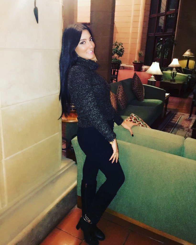 dinaadel87's tweet photo. #DinaAdel @Dina_AOfficial 😍
#تيم_المعلمين 😌😌
😍😍😍🙈 
#دينا_عادل_كدابه🎸
https://t.co/WY5DbtXtww https://t.co/TAM69UBS3a