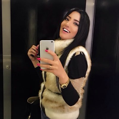 dinaadel87's tweet photo. #DinaAdel @Dina_AOfficial 😍
#تيم_المعلمين 😌😌
😍😍😍🙈 
#دينا_عادل_كدابه🎸
https://t.co/WY5DbtXtww https://t.co/TAM69UBS3a