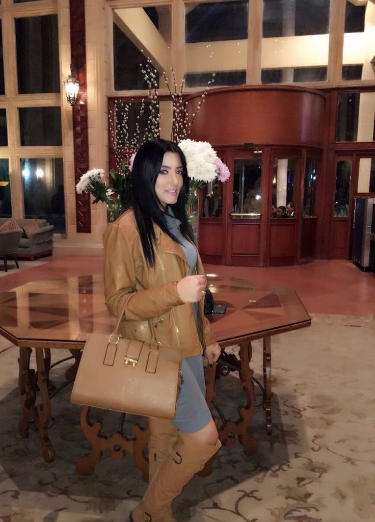 dinaadel87's tweet photo. #DinaAdel @Dina_AOfficial 😍
#تيم_المعلمين 😌😌
😍😍😍🙈 
#دينا_عادل_كدابه🎸
https://t.co/WY5DbtXtww https://t.co/TAM69UBS3a
