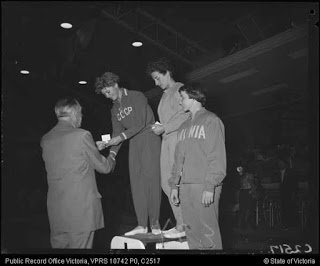 #OTD #OnThisDay 1956 #Melbourne #Olympics #Keleti shines for Hungary. <a href="/Gymnastics/">World Gymnastics</a> <a href="/Olympics/">The Olympic Games</a> olympic-century.blogspot.de/2016/12/moment…