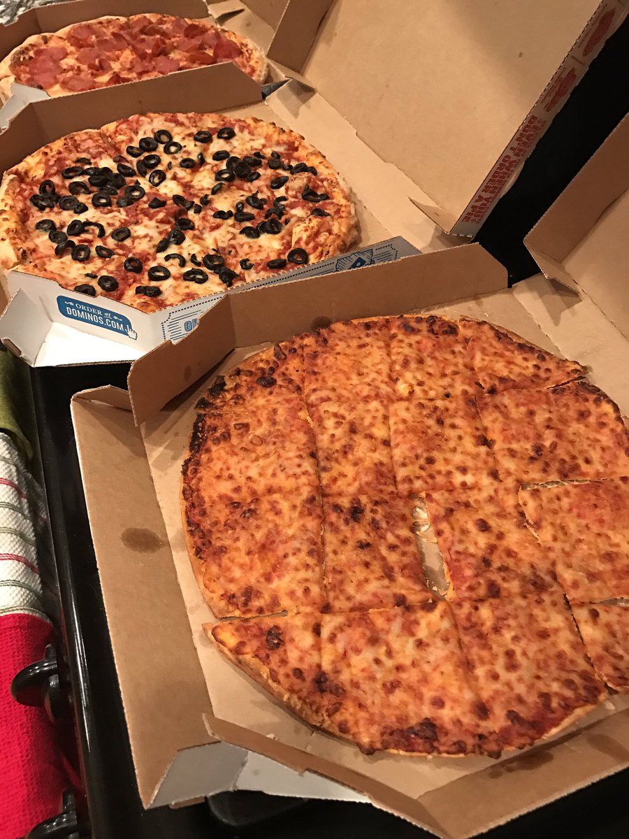 Sweaveriii's tweet photo. @dominos room temperature pizza delivered 2 hours and 11 minutes after we ordered it (72 minute delivery time noted) #pizzahutnexttime https://t.co/b9m6hQdINv