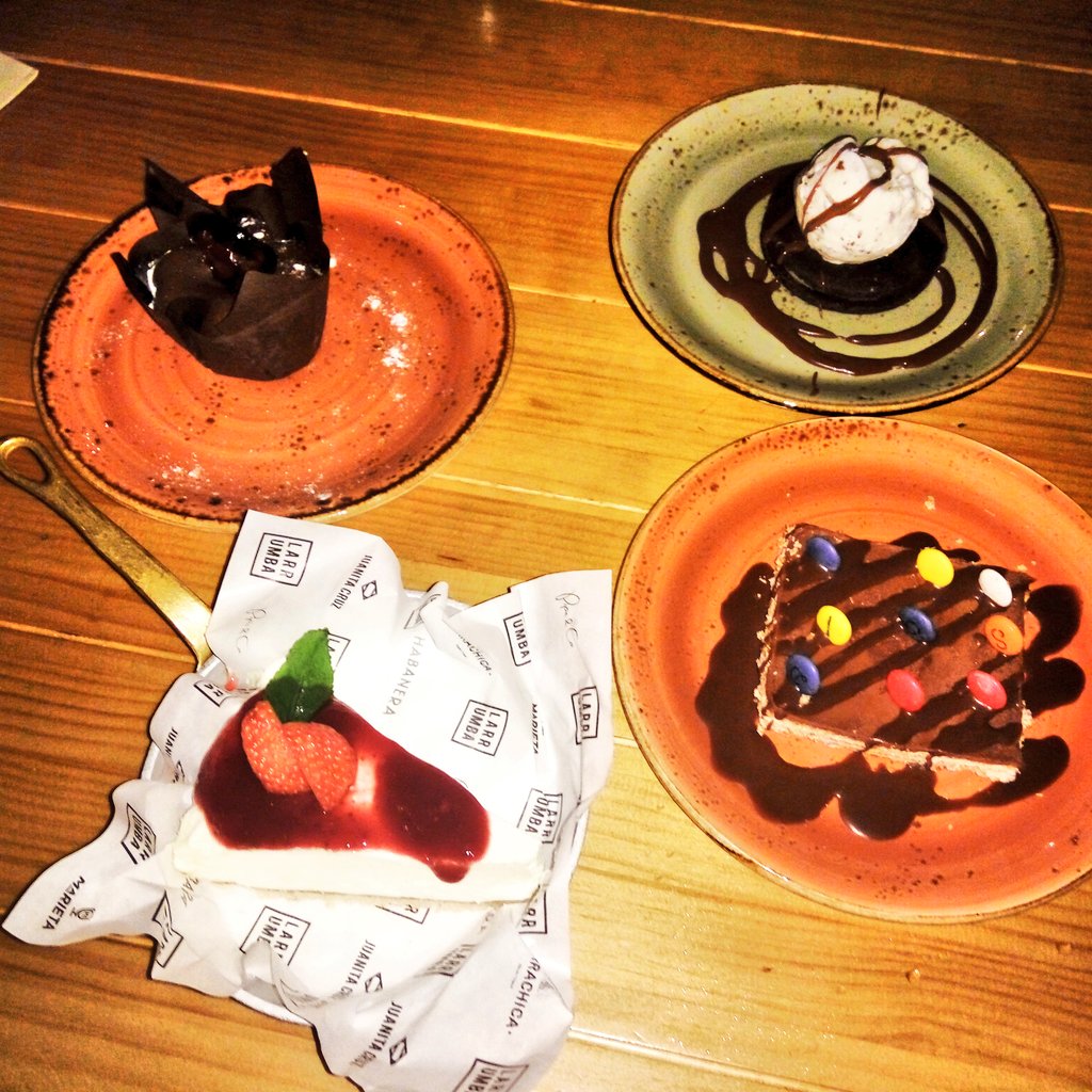 #Domingo dulce entre amigos en <a href="/marietamadrid44/">Restaurante Marieta</a> . Ñam, ñam! 🍰