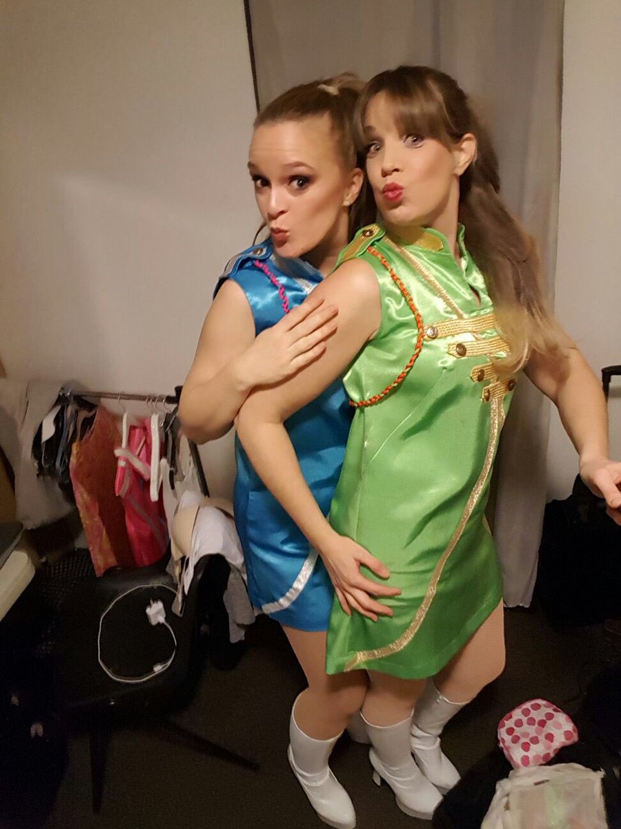 SingoutSisters's tweet photo. 60s Supreme #60stribute #christmas #essex https://t.co/8bFrc4jyj6