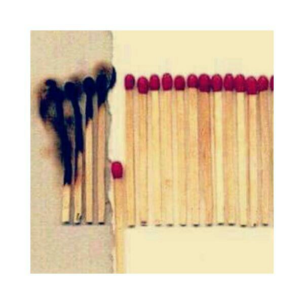في بعــض الأحـــيان . . . تنـازلك عـن موقفـك يحمـي الجميــع ..!!🌸
.
.

#واقع_حال🍃