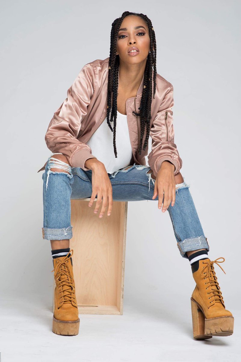 Khills83's tweet photo. iLLicit is on her Christmas list! Don't wait too late. https://t.co/qAxCAawdul #sexy #illicit #shopillicit #kimjones #krystalrene https://t.co/FWl7z9ltQw