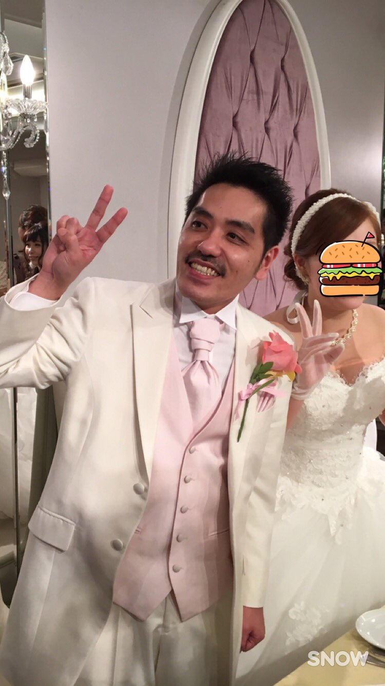 シシガシラ 脇田 国場の結婚式だった それはそれは素敵な式でした 結婚式の入場でいとこの子供がやるような新郎のエスコートをしたんだけどハゲてるおかげでウケました 今から遅ればせながらワクワクしてm 1を観ます T Co Nm5jkzjurf Twitter