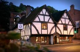 Stonegorge1908's tweet photo. The Chesil Rectory, Winchester proudly stock @Stonegorge1908 To book a table @ChesilRectory visit https://t.co/qSOxXggzFI https://t.co/WnxLmLHXfE