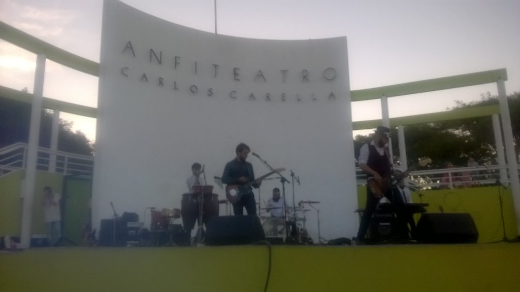 psplawski's tweet photo. #vamoslasbandas el rock emergente se difunde en vivo en el parque de la ciudad #Vulv @arieldomene https://t.co/ui7JvCFMM6