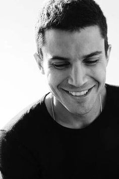 nievesesnaola's tweet photo. "-Me prometió volver @alexgonzalezact
-¿Y lo hizó?
-Cada noche en mis sueños"
#microcueto
Buenas noches. 😊😚😚 https://t.co/O2x8x0oBbi