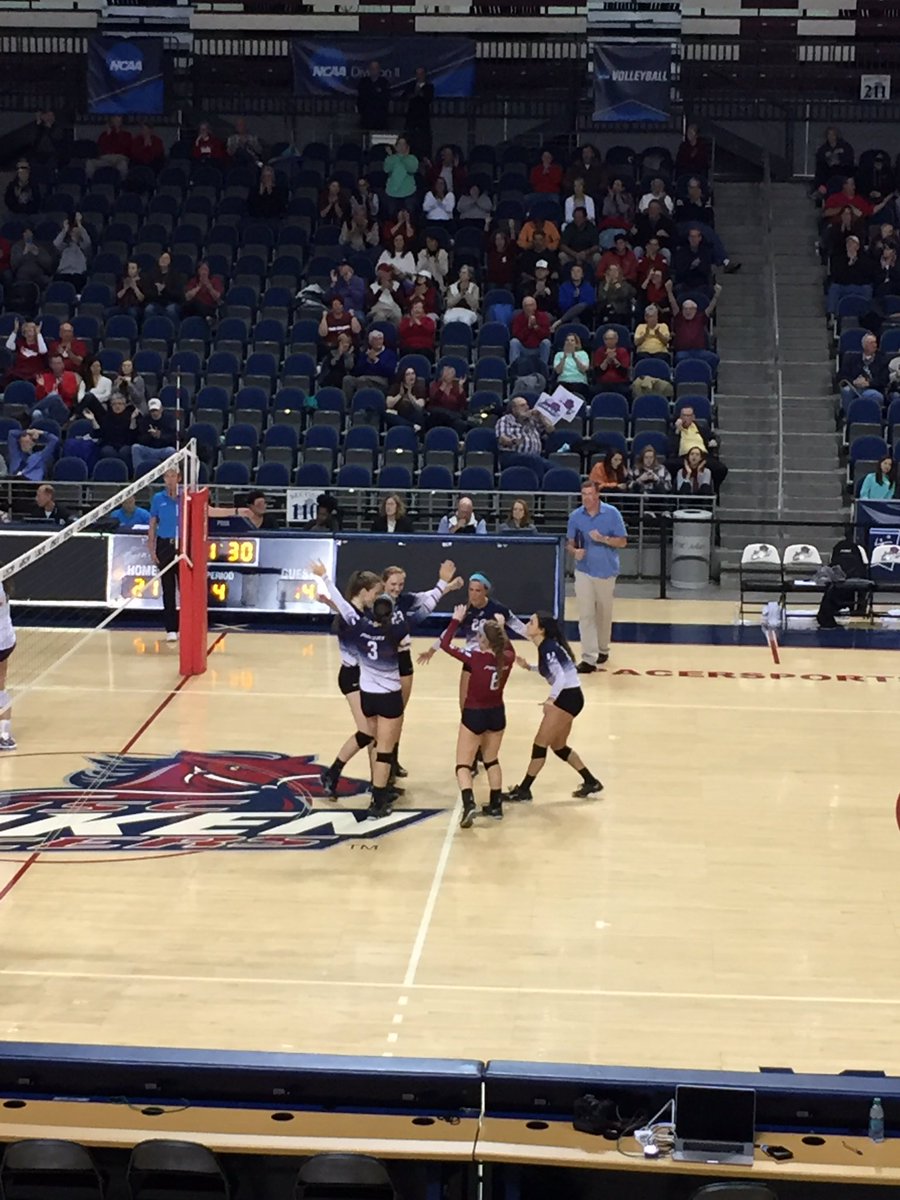 PeachBelt's tweet photo. We're heading to a fifth set with @PacerAthletics vs. Queens at vball regional finals #pbcvb https://t.co/JVq7y5xiYX