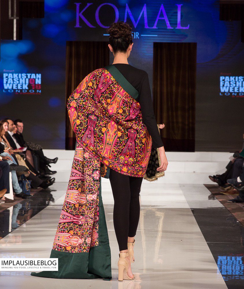 implausibleblog's tweet photo. An #IBFlashback to #PFW10 #PFW #LFW #PakistanFashionWeek #London by @IfraKamil #LondonIsLovinIt @BloggerBees #Fashion #Design #Style :) https://t.co/Afng06eD9Z