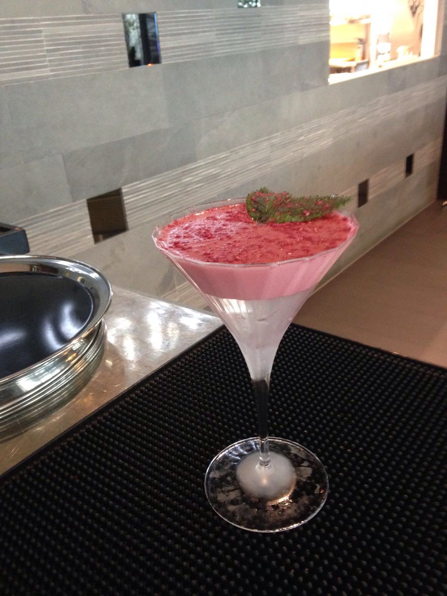 cha_london's tweet image. Come to  #AigleDesNeiges  bar @valdisere @MaranathaGroupe ask Charlotte to help you pick your cocktail