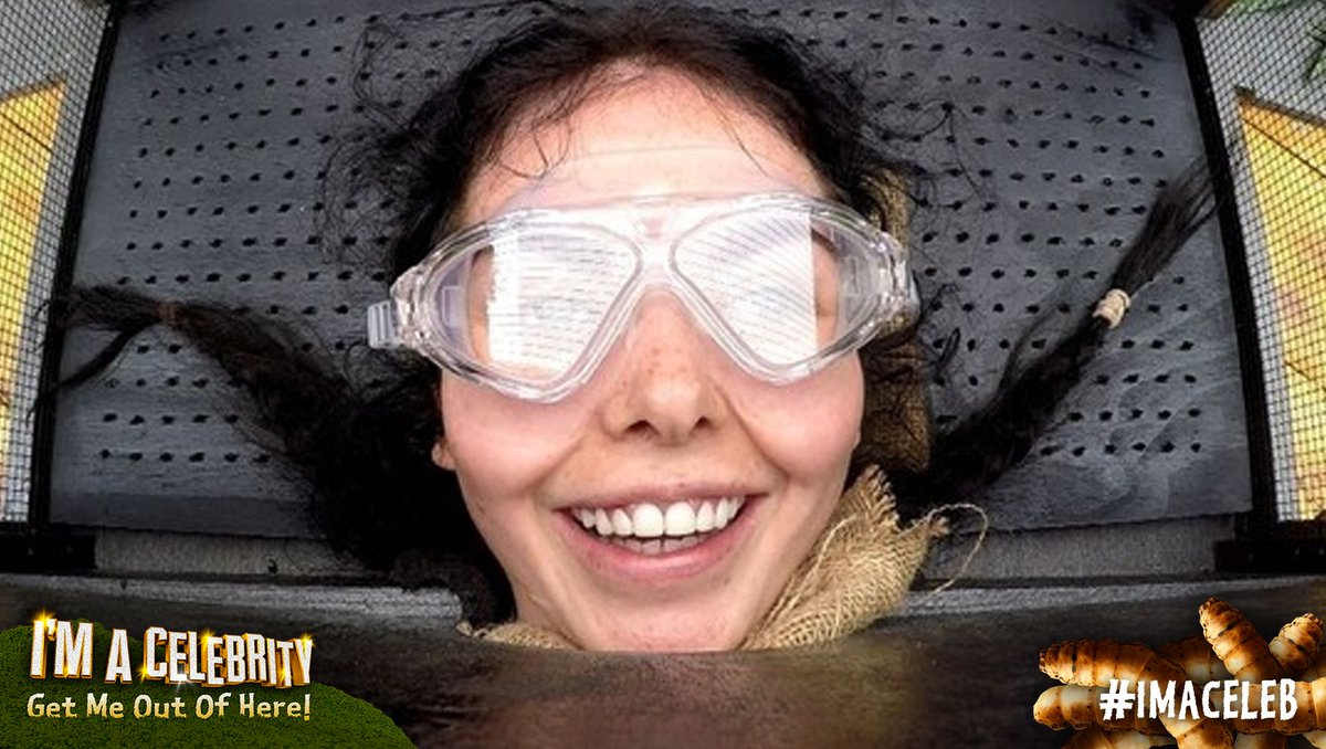 imacelebrity's tweet photo. All hail our new Jungle Queen, @ScarlettMoffatt! 👑 #ImACeleb https://t.co/luH700mKKh https://t.co/xIejsF7U2l