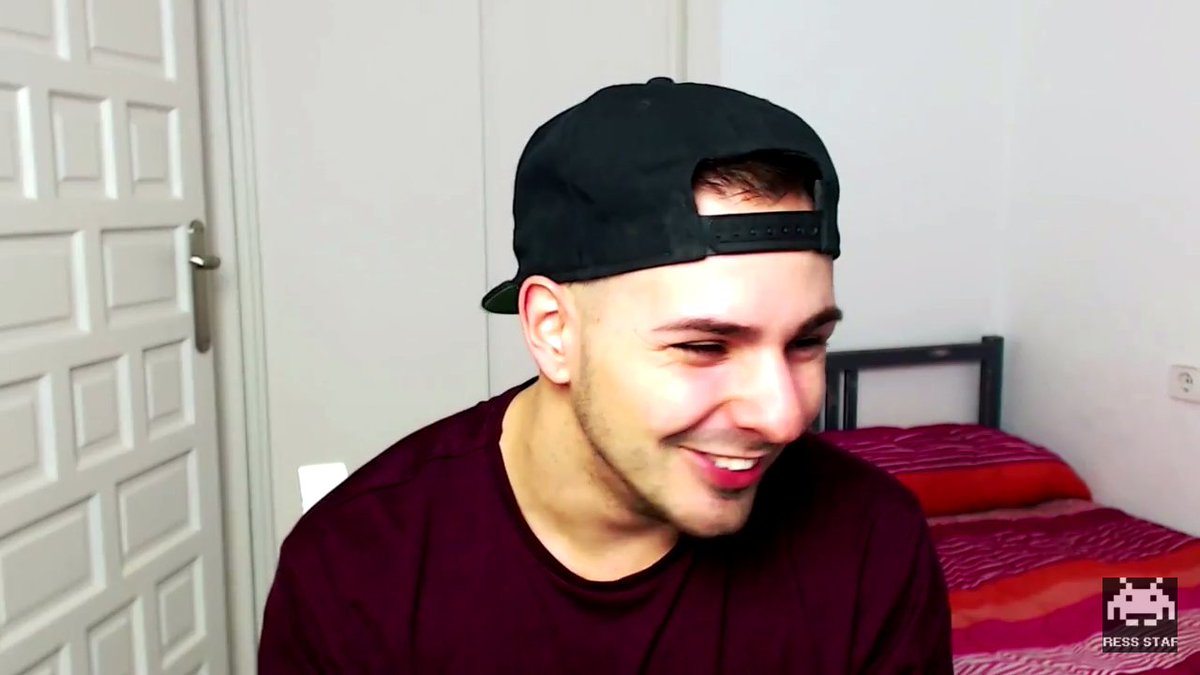 Jackzle's tweet photo. @mellamanfredy Mi padre acaba de pensar que @maluma hacía gameplays y eras tu haha♥
Esa sonrisa que nos hace TAN FELIZ !!♥
Siempre #Fredier♥ https://t.co/qN3nOVR93I