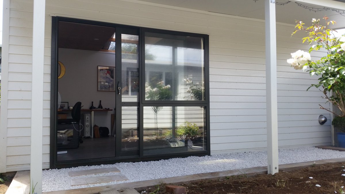 SporeDesign's tweet image. Tidying up studio frontage weekend mission result. Stoked! Some visitors disappointed they no longer get to walk the plank #yaarrr #studio