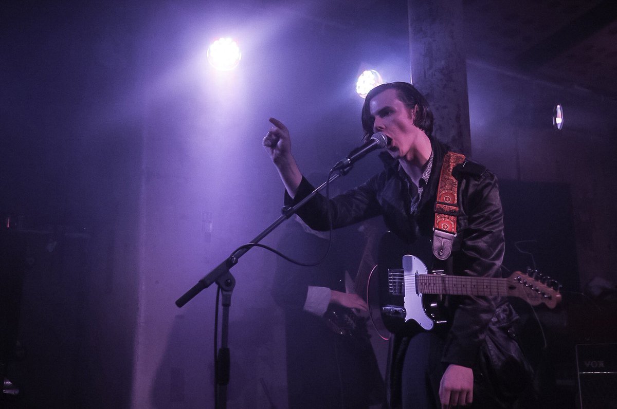 blw76's tweet photo. The insanely brilliant @DeclanWelsh and Decadent West #noparasan #declanwelsh #glasgow #gig https://t.co/J4Vk5bAxpu