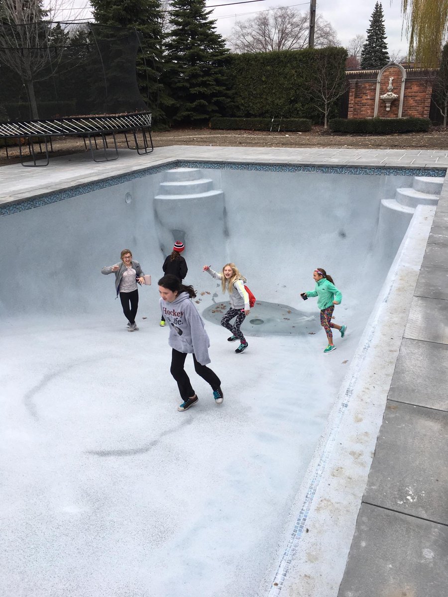 anderson_custom's tweet photo. @NSPF No snow yet. First  Pool party yesterday! https://t.co/pRXKBAXIqo