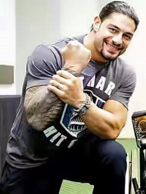 LeeshaNDessy's tweet photo. #ROMAN #SMILETHATHOLDSEMPIRE #CLOSEALWAYS @WWERomanReigns @romanreigns568 @WWETHEUSOS @shady926 https://t.co/YlGUZWcGJn