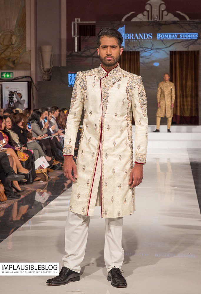 implausibleblog's tweet photo. An #IBFlashback to #PFW10 #PFW #LFW #PakistanFashionWeek #London by @IfraKamil #LondonIsLovinIt @BloggerBees #Fashion #Design #Style :) https://t.co/OMhenwt0gr
