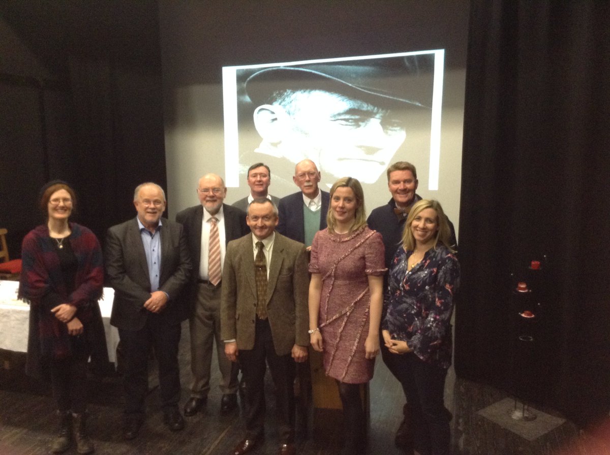 NiChurtain's tweet photo. Filí &amp; scoláirí ag comóradh an Ríordánaigh i mBaile Mhúirne 100 bliain ó rugadh é; míle buíochas, @IrishResearch! #LoveIrishResearch https://t.co/Cq6O9C9vN5
