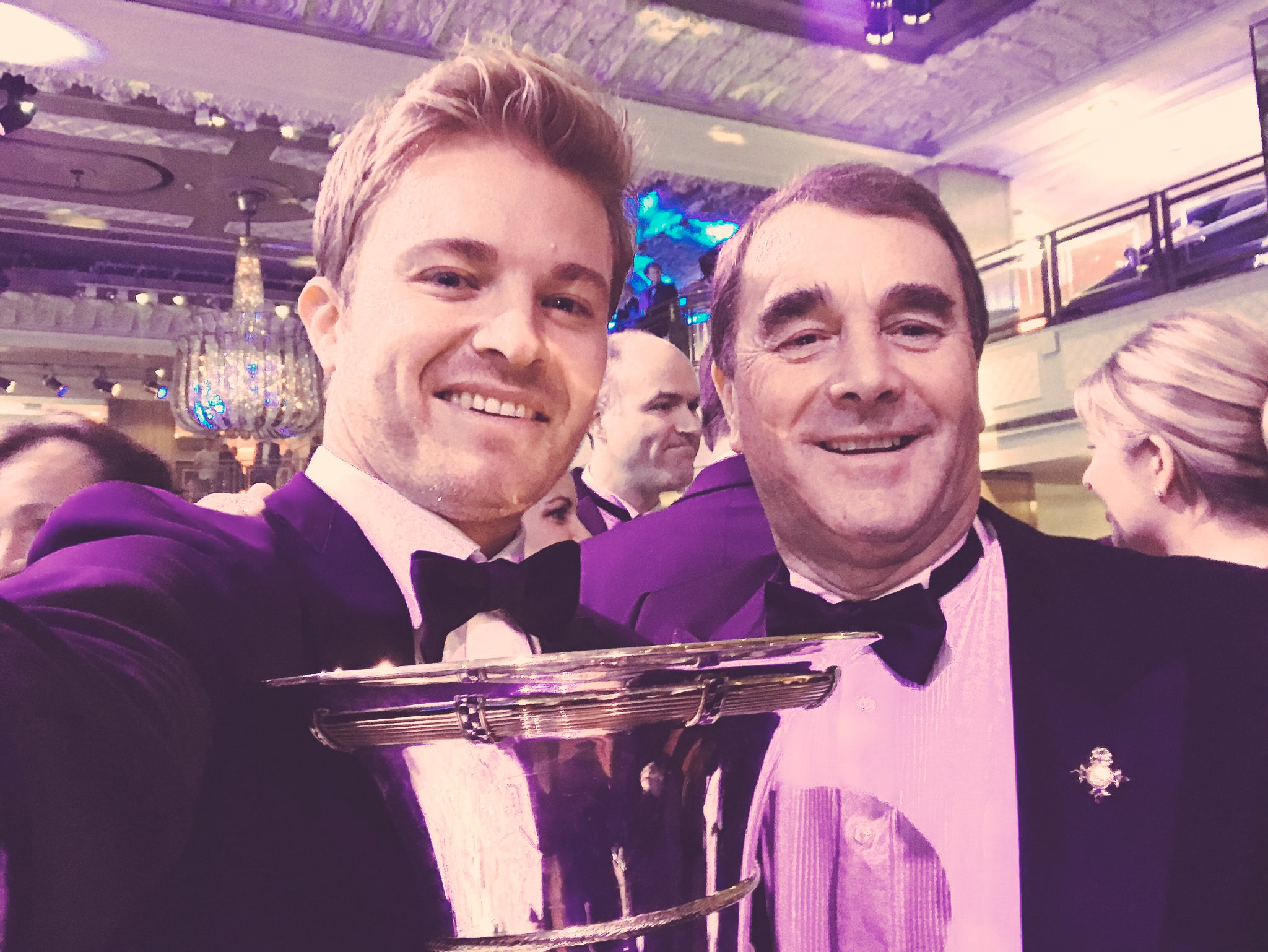 Cy3rRHnWQAAixlh.jpg:large