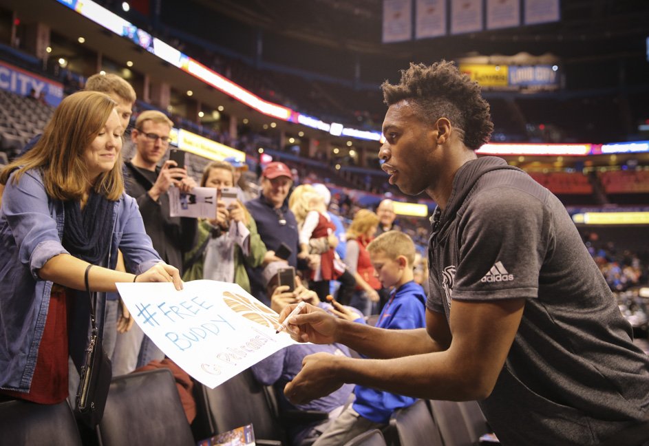 .@buddyhield showing love to the fans in OKC! #Pelicans https://t.co/17BLQQasHi