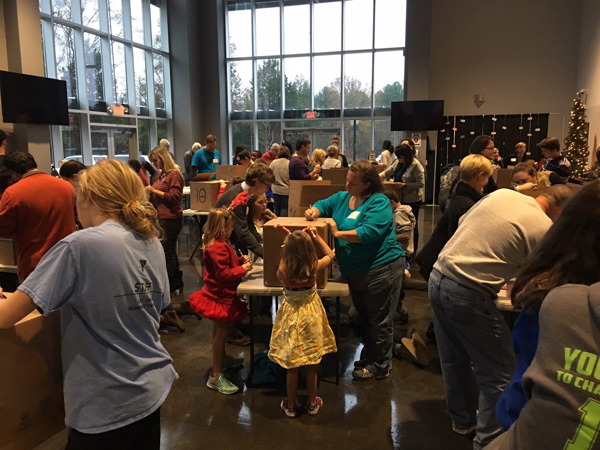 dbro300's tweet photo. Blessed to be a blessing❤️️ @TCTransformers #rollouthope https://t.co/XLWmR3uS4Z