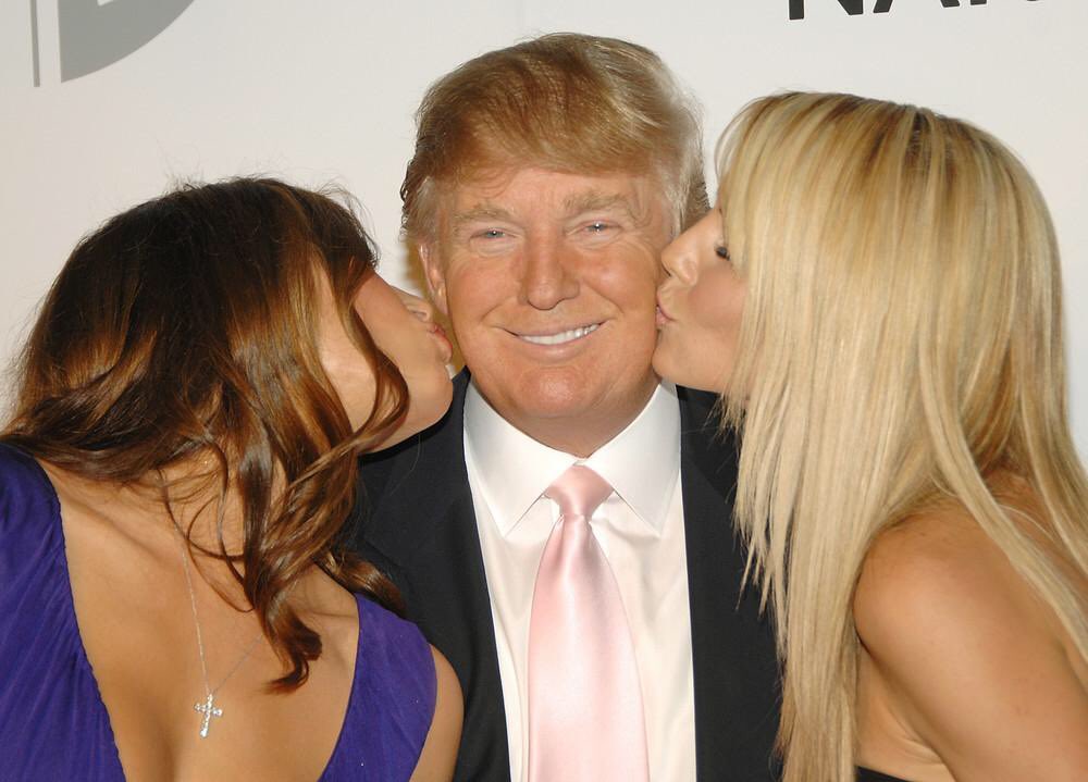 Patricia4Trump's tweet photo. I wish I was the one on the right, my hands would be feeling this sexy man up https://t.co/cO03lFscQp