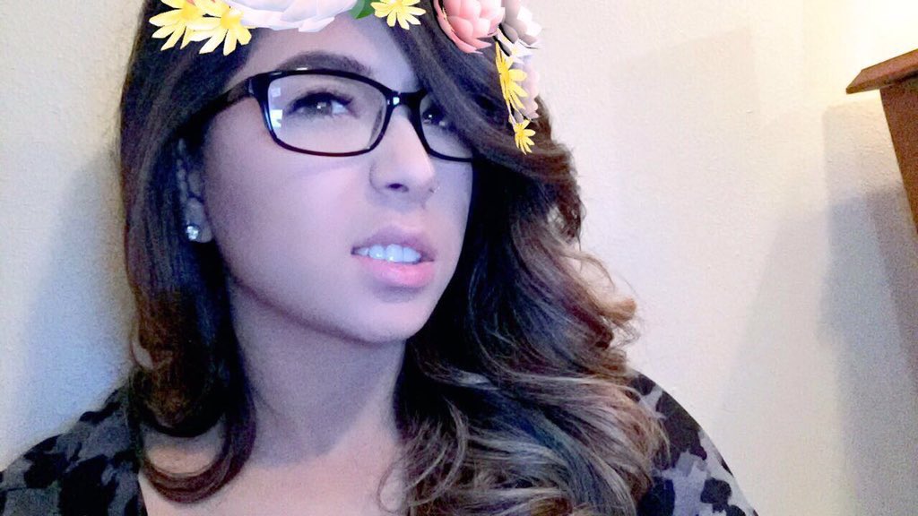 DormSelfie's tweet photo. I never get sick of pics from the gorgeous @gabrielleannick 😍👍🏽👌🏽💯🔥

#College #Selfie #Babe https://t.co/ZzhBib4X3Y