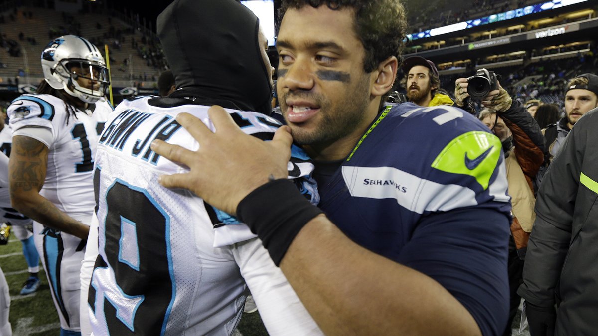 Respect. #FootballisFamily https://t.co/JkkXFokEKg