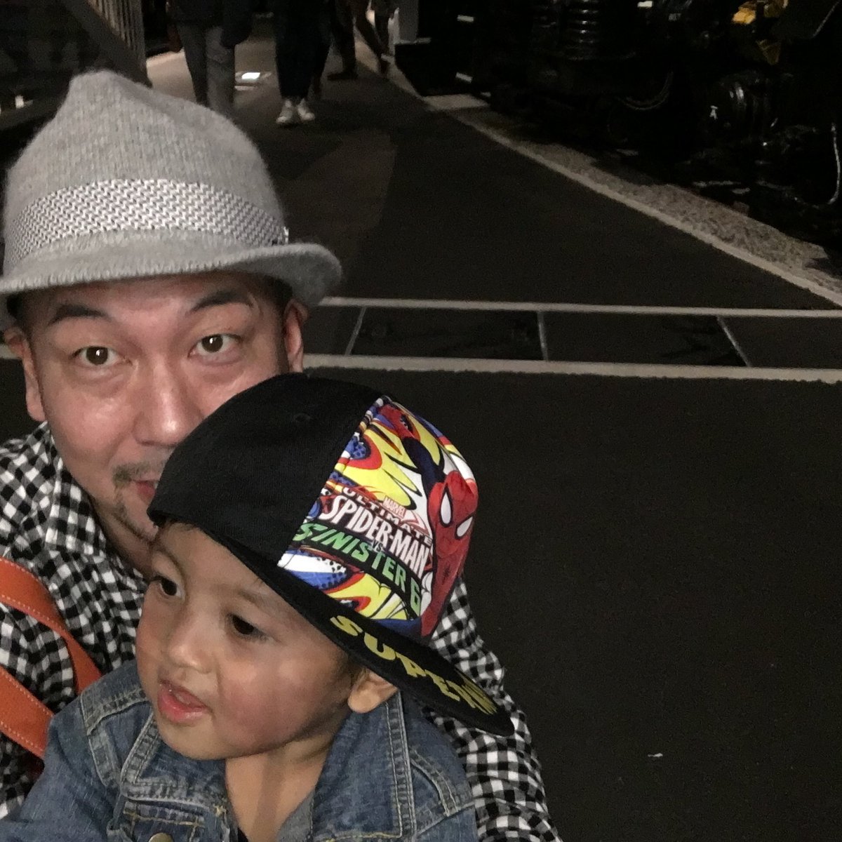 shintaro9's tweet photo. 息子が生まれて2年たちました。
歩けるようになり、言葉も少しづつ喋るようになり、成長を感じています。
今後も息子が幸せに成長するのに今の稼ぎでは心配だなぁ〜 https://t.co/GUKIV3hezG