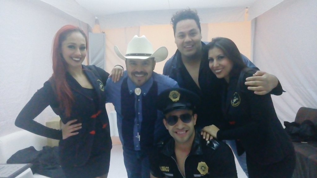 polidraco69's tweet photo. Show en #calvilloaguascalientes @EDSONZUNIGA #polidraco #elnorteño #gira2016 https://t.co/BEORREVmac