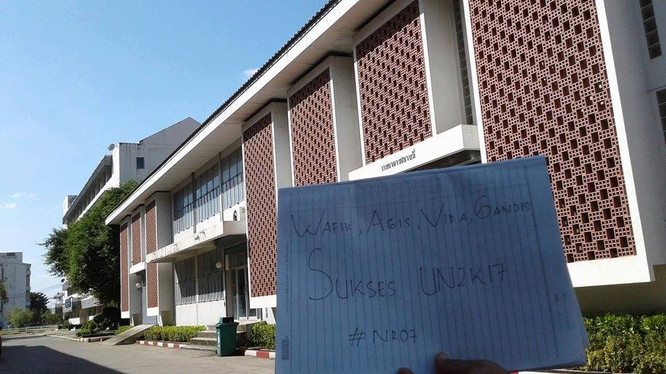 AlWazzih's tweet photo. susah seneng bareng https://t.co/qknFjSaaA2