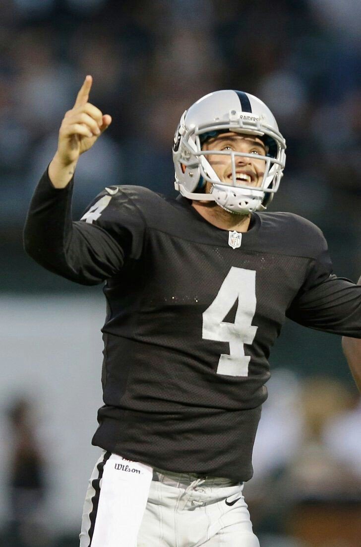VictoriaMedin16's tweet photo. And that's how it is done..
#onenation #RaiderNation #blackandsilver 10-2 baby #Justin @RAIDERS https://t.co/9YlY9pWbnX