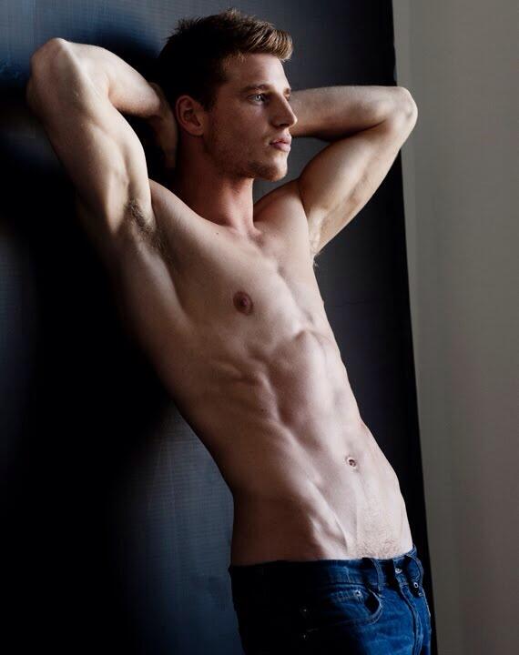 bhmpr's tweet image. Roger Frampton
イギリスのモデル。