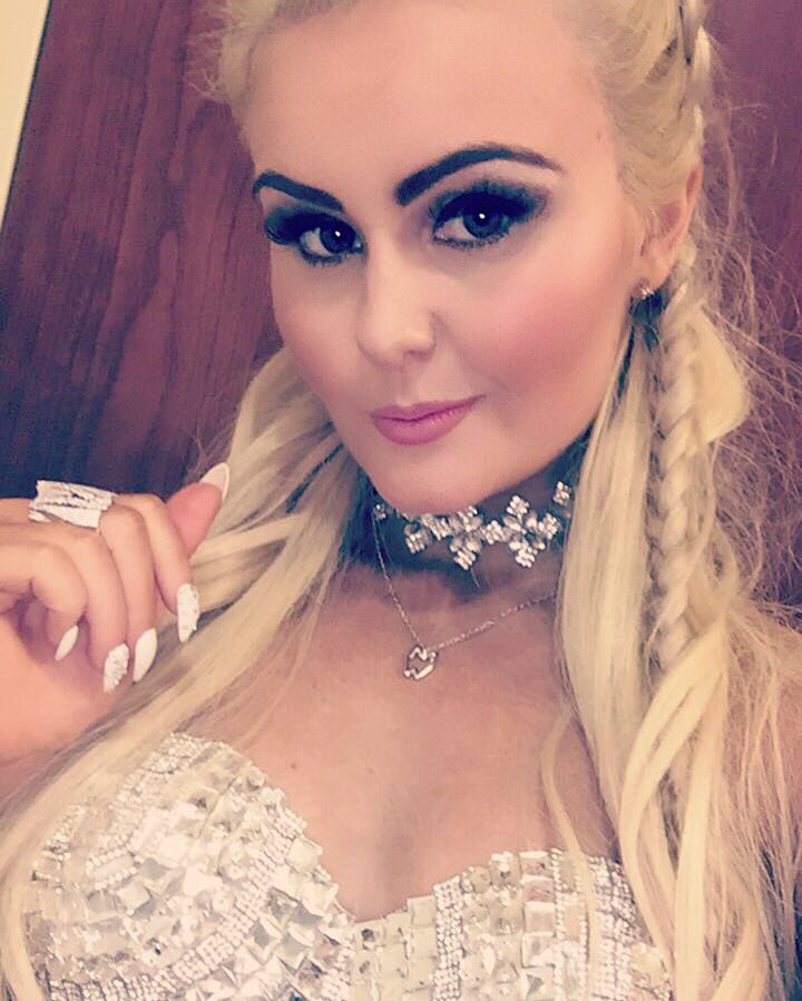 AshleeKeating's tweet image. Friday night&apos;s #perfornance was amazing!! Of course had to take a #preperformance #selfie ✨👸🏼 Many more pics/vids to come! Wait for it! 😘