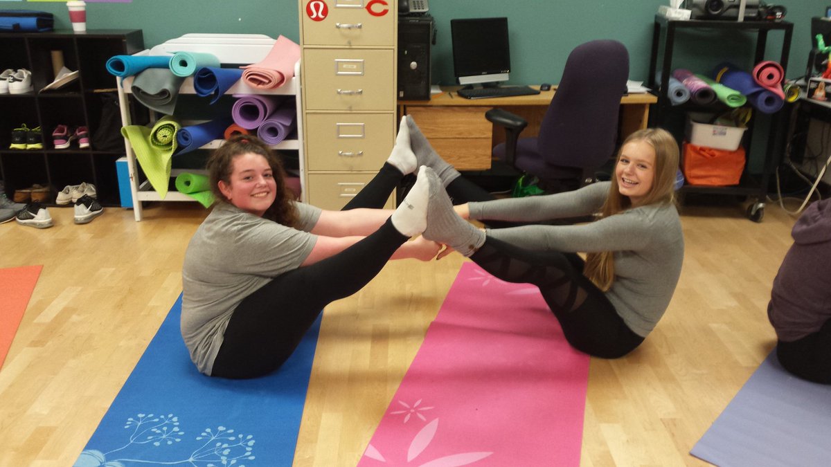 LukendaJillian's tweet photo. I 💗 teaching! Especially building relationships with amazing young adults!  Thank you @CHHCouncil @CHHWeAct @Leadership17CHH &amp; Yoga 11! https://t.co/xCet30FADL
