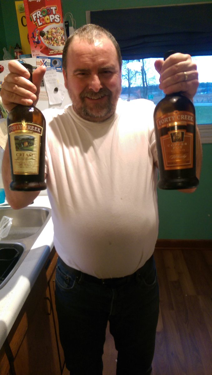 <a href="/DrinkingSociety/">The GDS</a> enjoying my 40-40 tonight @FortyCreek_John