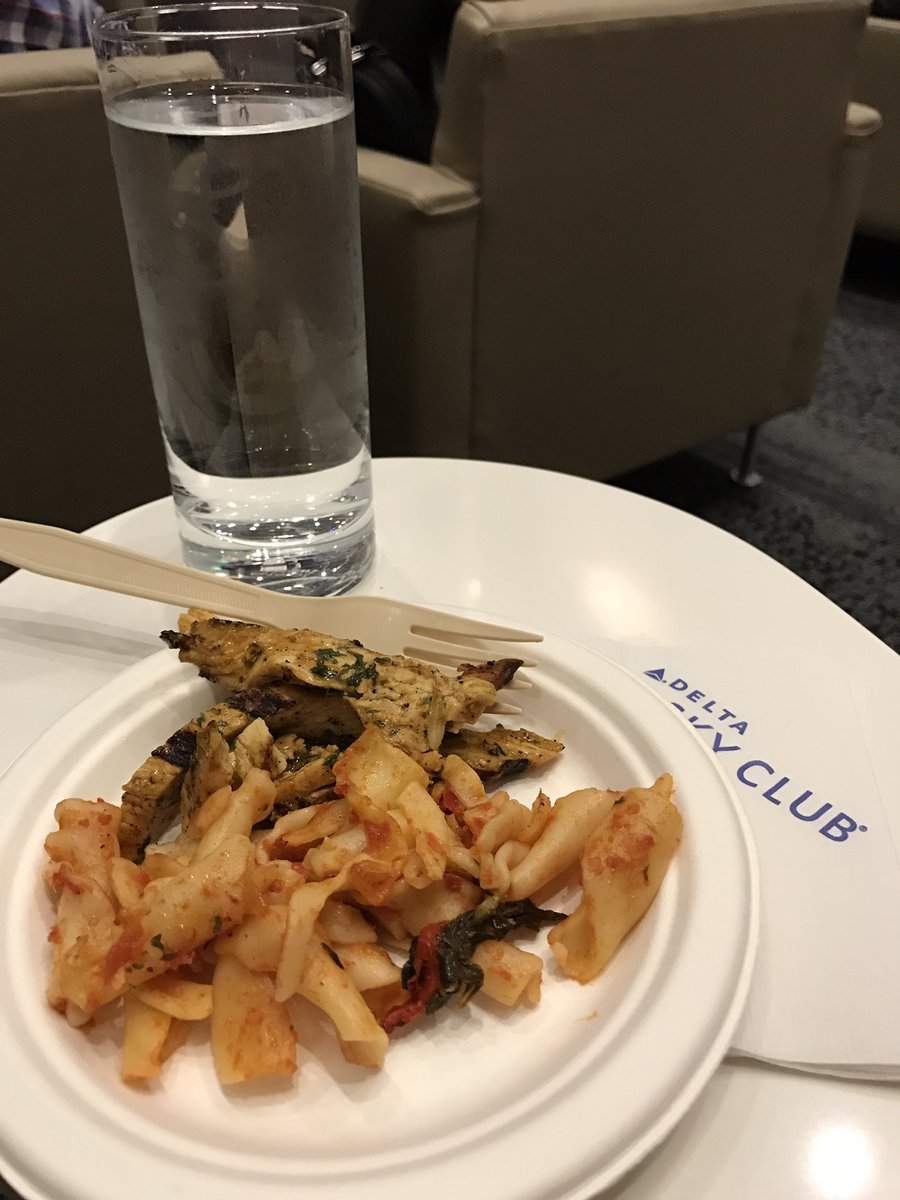 saab007's tweet photo. Better food choices at the #ATL @ATLairport @Delta #SkyClub #ConcourseF, but real silverware and dishes at #GateB18 🍽 https://t.co/6i1V4kCF3W