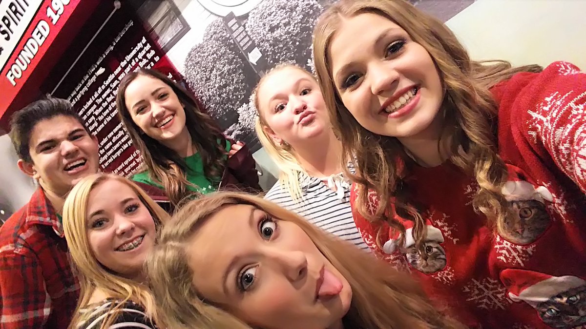 TrinitiMurray's tweet photo. Now that's a wrap! Grateful to do shows with my best friends! 😊❤🎭 #elf2016 https://t.co/6uKqfJvCPw