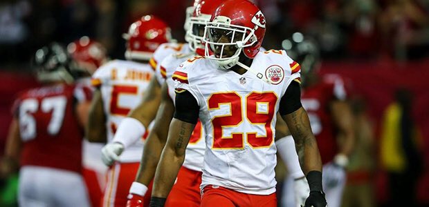 ChiefsReporter's tweet photo. Eric Berry's Performance on Sunday Proves Life is Better than Fiction.

More on @Stuntman1429's big day ➡️ https://t.co/AT6ty2GqJY https://t.co/5ZhyoLHyjM
