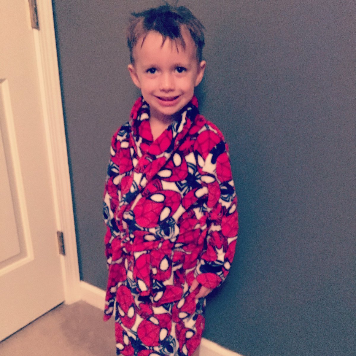 LmVmN's tweet photo. #Spiderman #newrobe #easytoplease #4yolife #momlife https://t.co/eZFLc2kct9